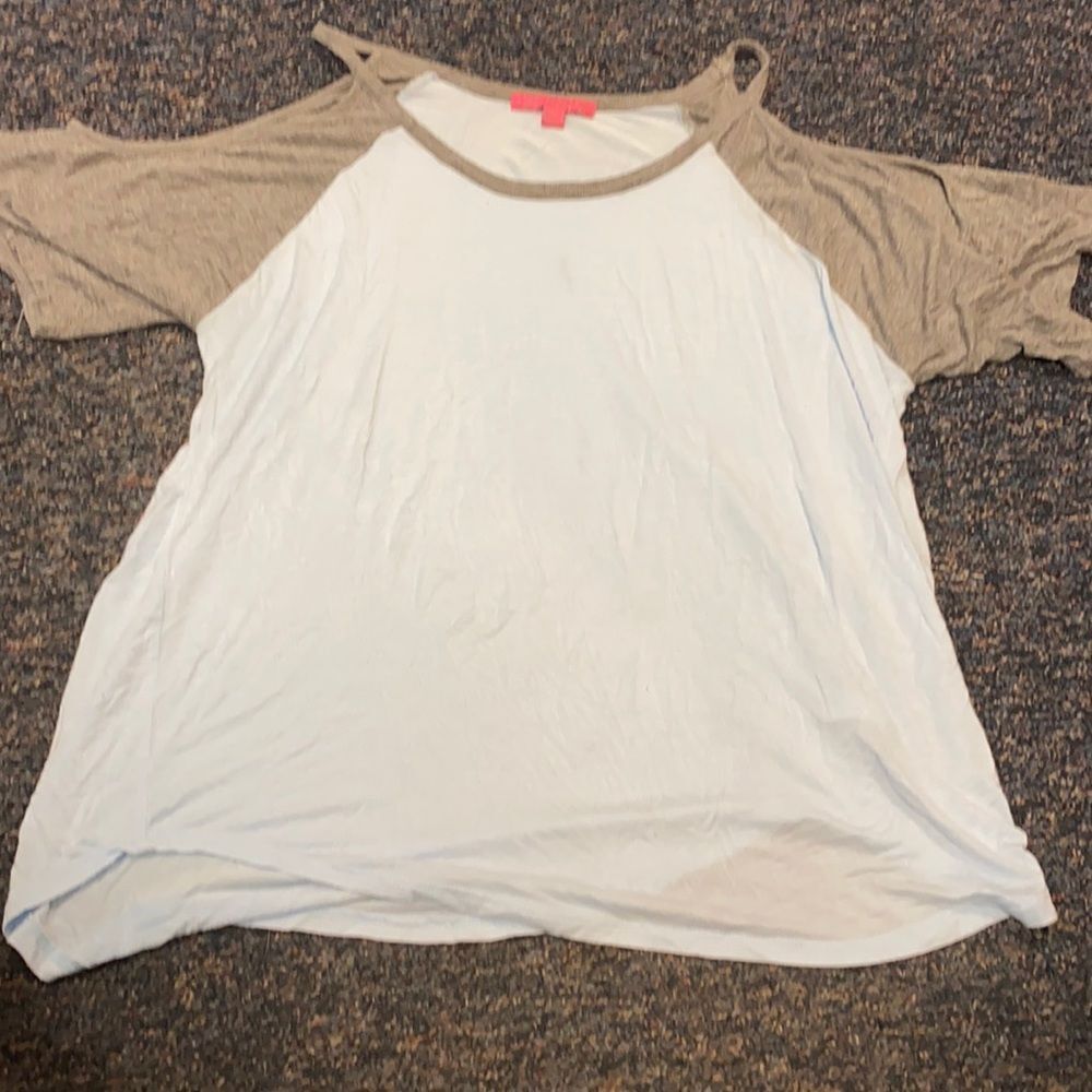 Curve Revolution Baby Blue Top sz. 2X